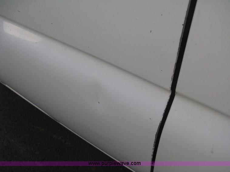 image for item E3475 2000 Chevrolet Silverado 1500 pickup truck