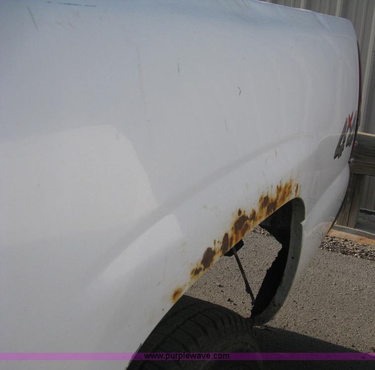 image for item E3475 2000 Chevrolet Silverado 1500 pickup truck