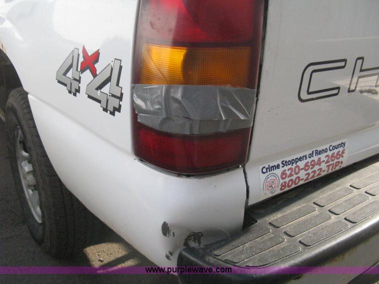 image for item E3475 2000 Chevrolet Silverado 1500 pickup truck