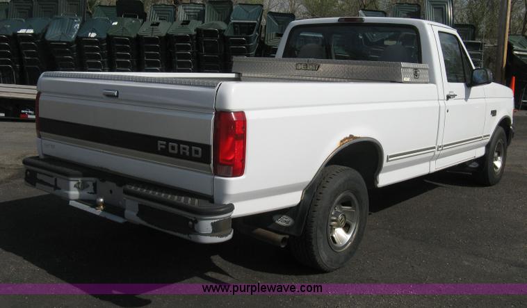 image for item E3476 1996 Ford F150 XLT pickup truck