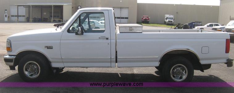 image for item E3476 1996 Ford F150 XLT pickup truck