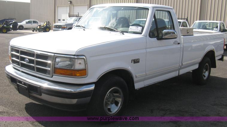image for item E3476 1996 Ford F150 XLT pickup truck