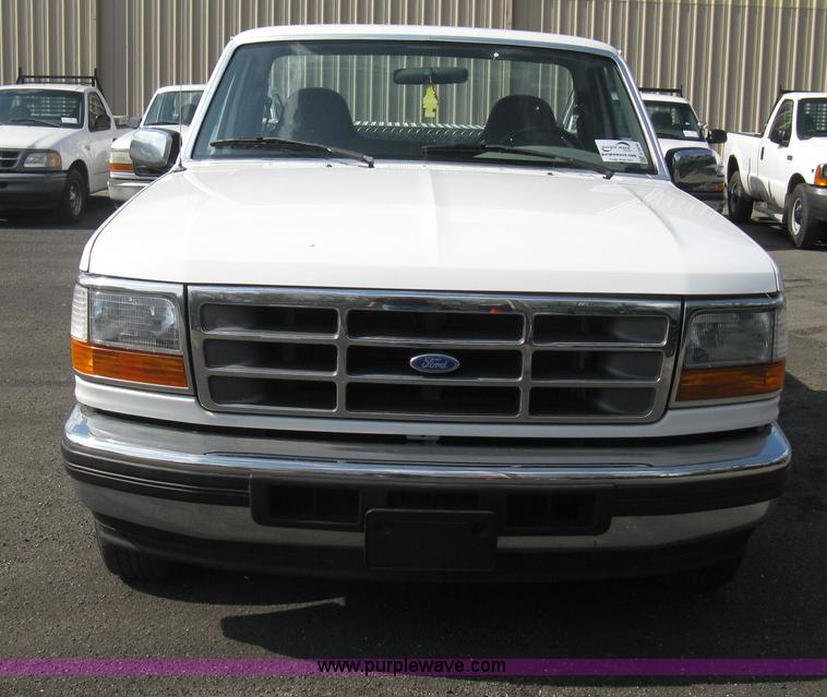 image for item E3476 1996 Ford F150 XLT pickup truck