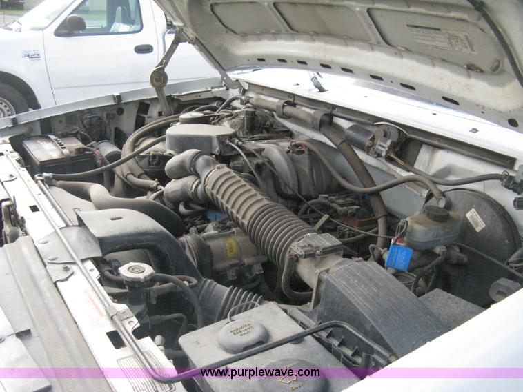 image for item E3476 1996 Ford F150 XLT pickup truck