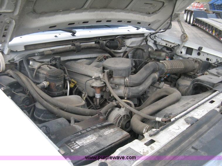 image for item E3476 1996 Ford F150 XLT pickup truck