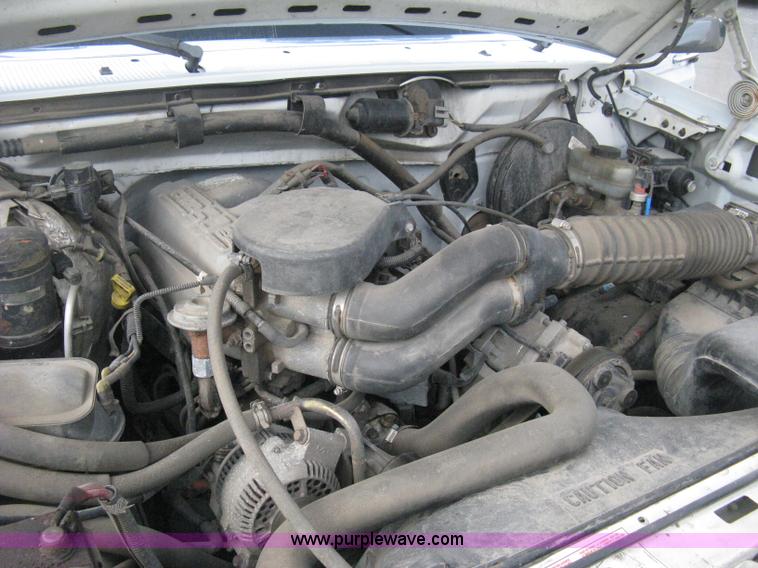 image for item E3476 1996 Ford F150 XLT pickup truck