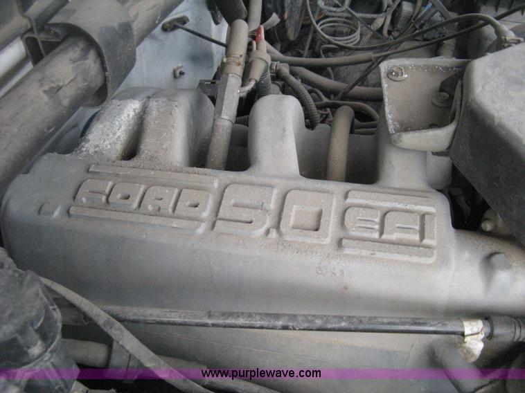 image for item E3476 1996 Ford F150 XLT pickup truck