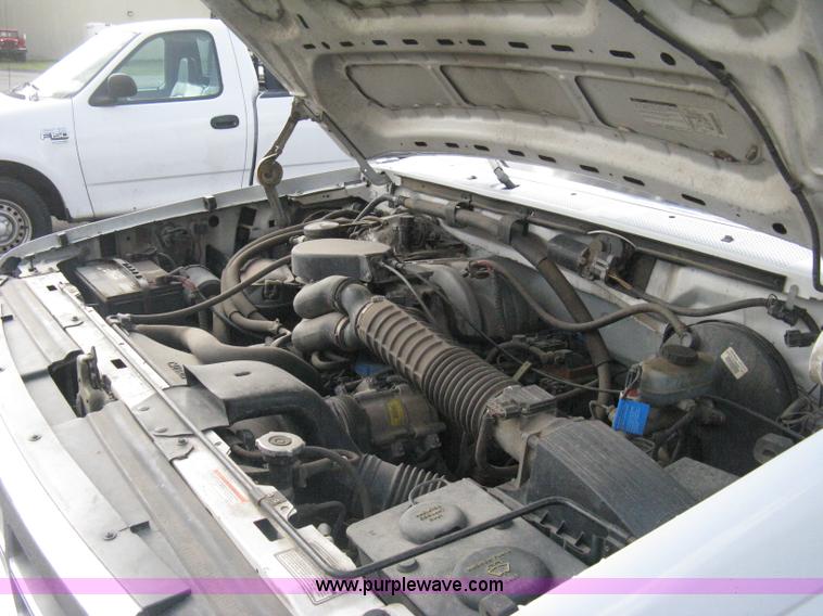 image for item E3476 1996 Ford F150 XLT pickup truck