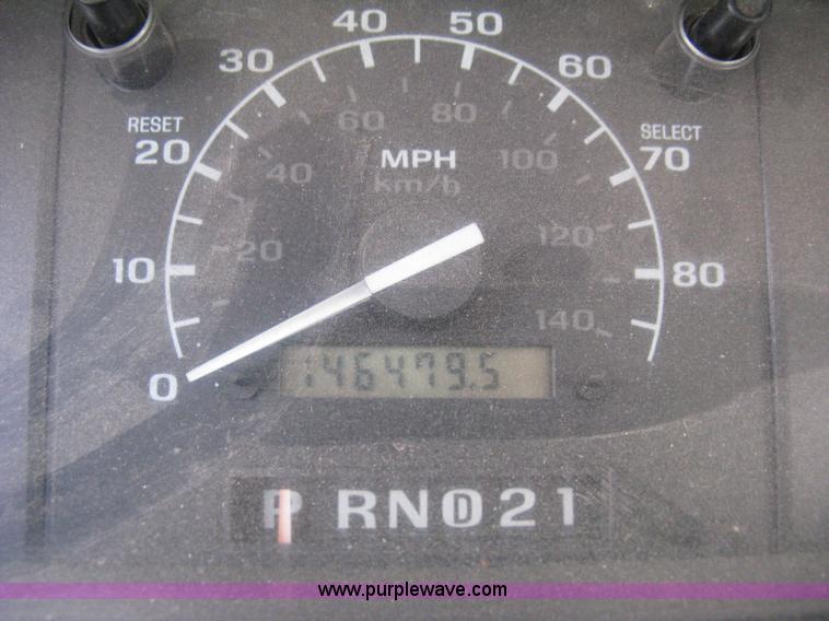 image for item E3476 1996 Ford F150 XLT pickup truck