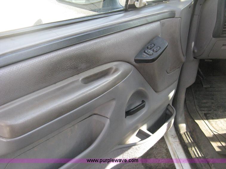 image for item E3476 1996 Ford F150 XLT pickup truck