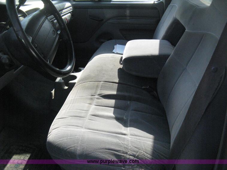 image for item E3476 1996 Ford F150 XLT pickup truck