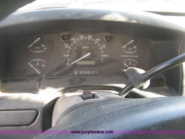 image for item E3476 1996 Ford F150 XLT pickup truck