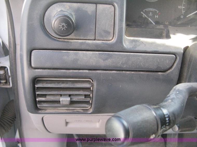 image for item E3476 1996 Ford F150 XLT pickup truck