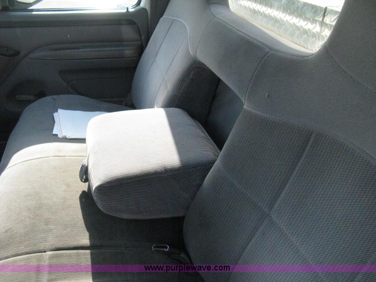 image for item E3476 1996 Ford F150 XLT pickup truck