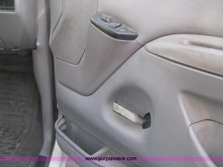 image for item E3476 1996 Ford F150 XLT pickup truck