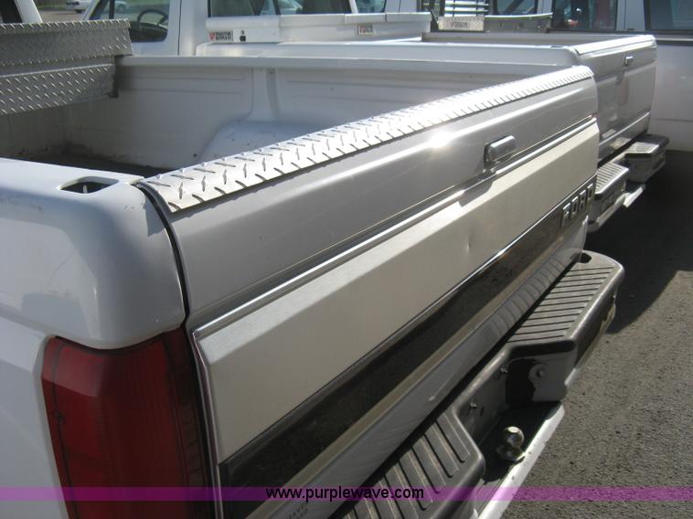 image for item E3476 1996 Ford F150 XLT pickup truck
