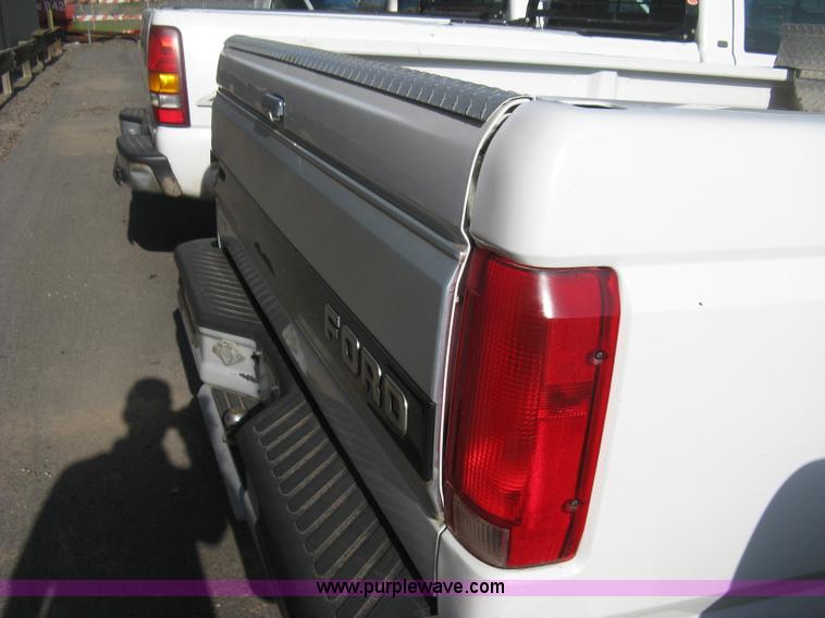 image for item E3476 1996 Ford F150 XLT pickup truck