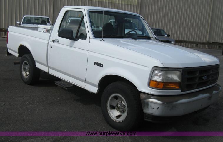 image for item E3477 1996 Ford F150 XL pickup truck