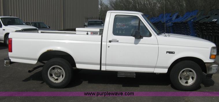 image for item E3477 1996 Ford F150 XL pickup truck