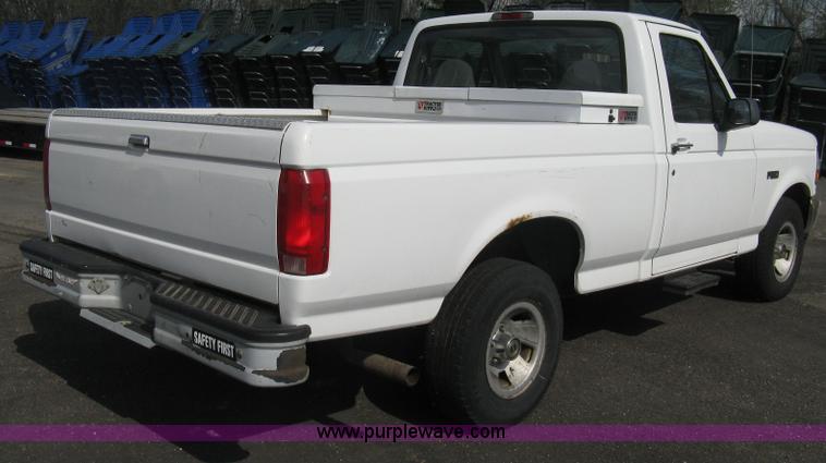 image for item E3477 1996 Ford F150 XL pickup truck