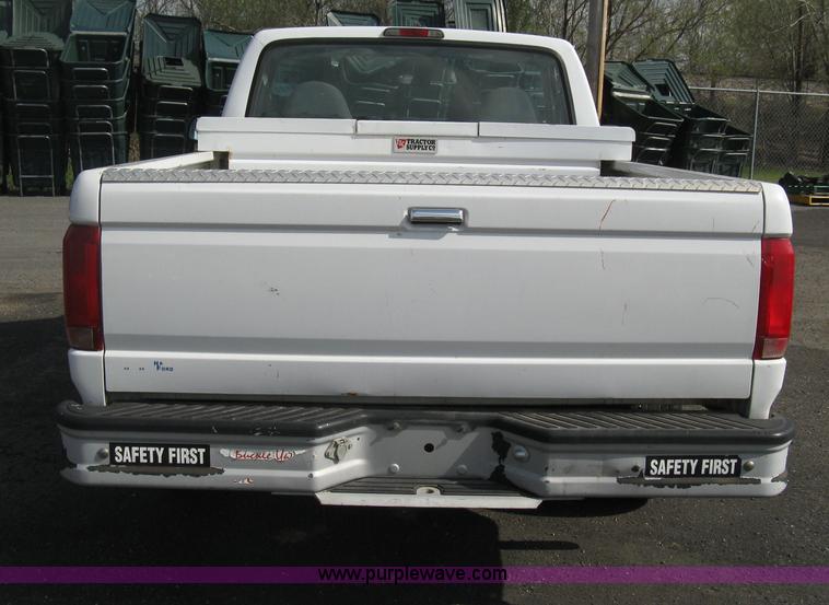 image for item E3477 1996 Ford F150 XL pickup truck
