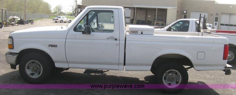 image for item E3477 1996 Ford F150 XL pickup truck
