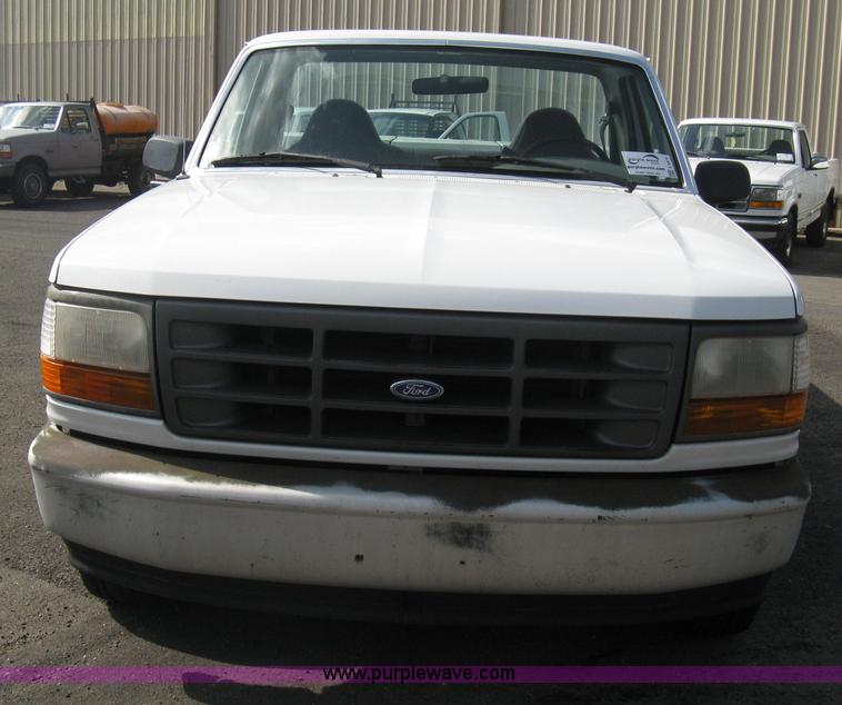 image for item E3477 1996 Ford F150 XL pickup truck