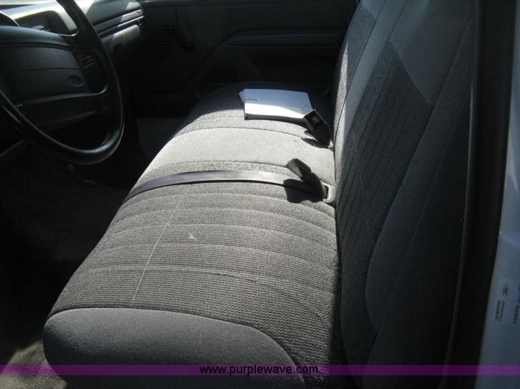 image for item E3477 1996 Ford F150 XL pickup truck