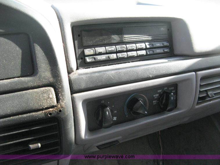 image for item E3477 1996 Ford F150 XL pickup truck