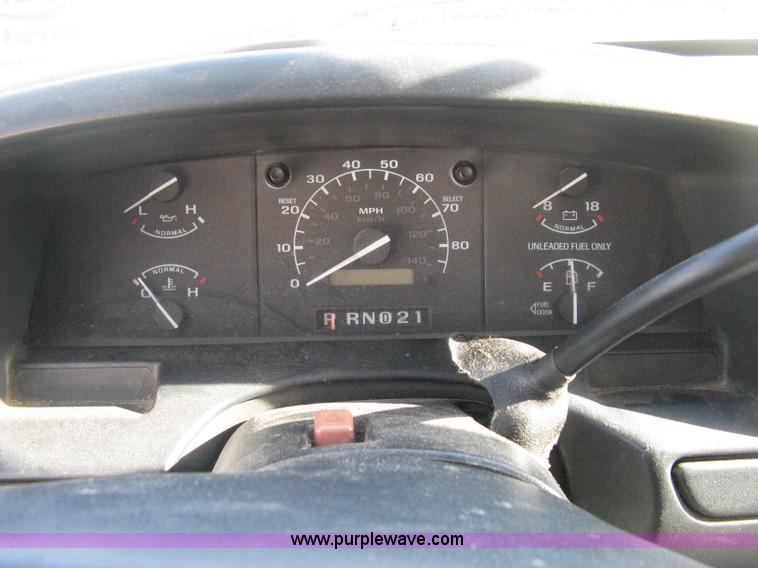 image for item E3477 1996 Ford F150 XL pickup truck