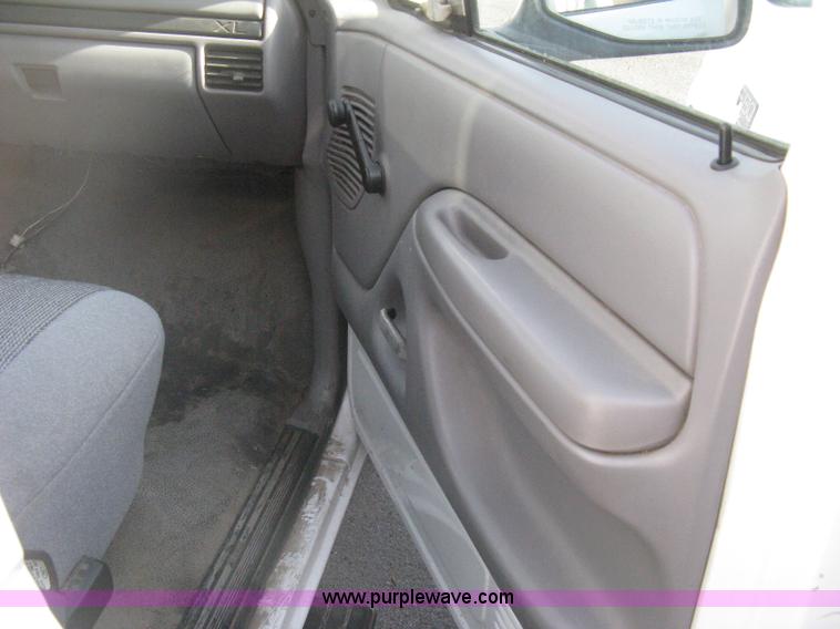 image for item E3477 1996 Ford F150 XL pickup truck