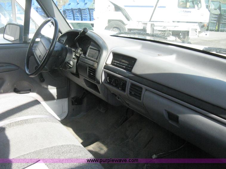 image for item E3477 1996 Ford F150 XL pickup truck