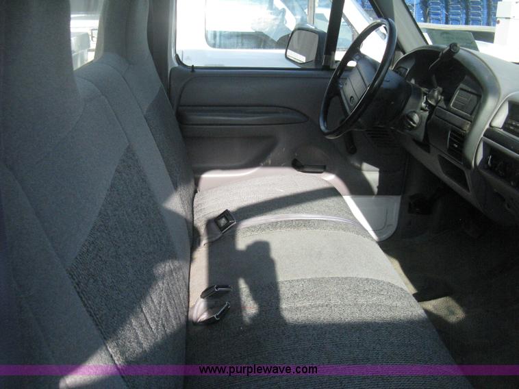 image for item E3477 1996 Ford F150 XL pickup truck