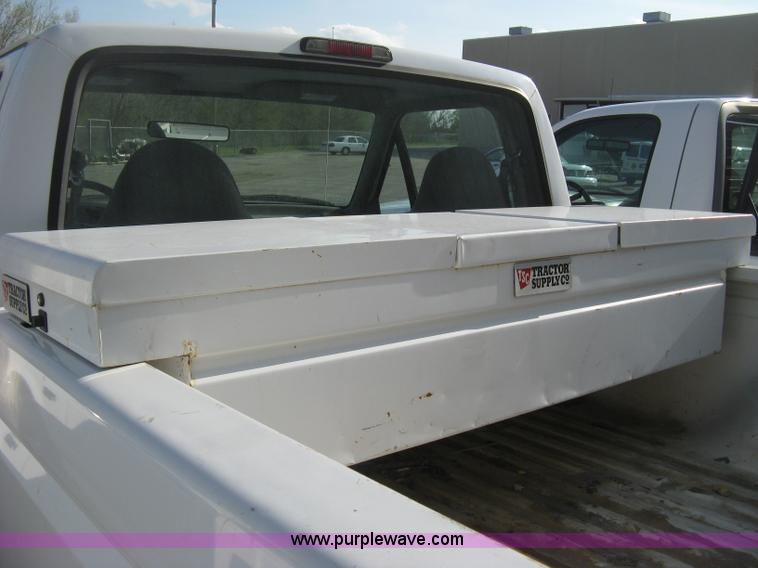 image for item E3477 1996 Ford F150 XL pickup truck