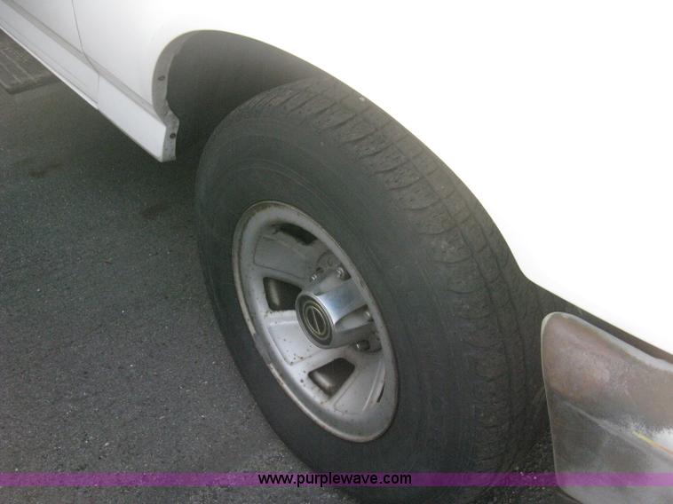 image for item E3477 1996 Ford F150 XL pickup truck