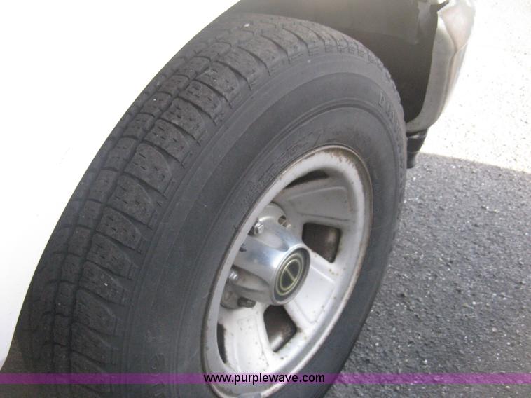 image for item E3477 1996 Ford F150 XL pickup truck