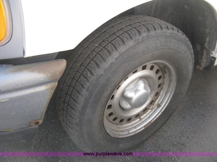 image for item E3478 1998 Ford F150 XL Pickup truck