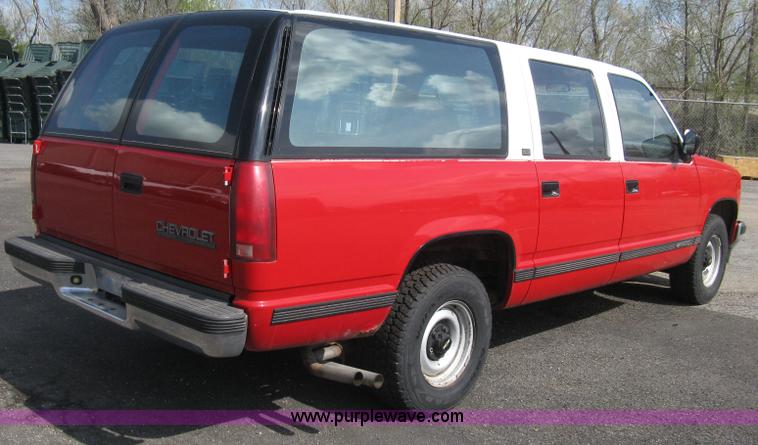 image for item E3479 1992 Chevrolet Suburban 1500 SUV