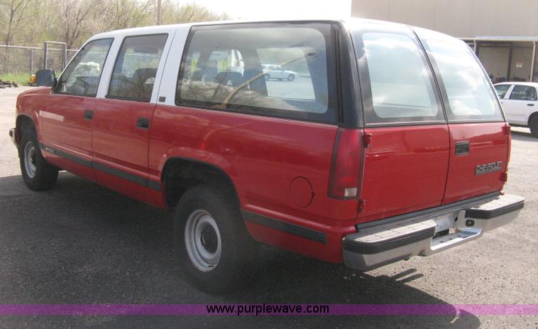 image for item E3479 1992 Chevrolet Suburban 1500 SUV