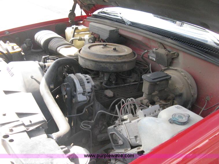 image for item E3479 1992 Chevrolet Suburban 1500 SUV