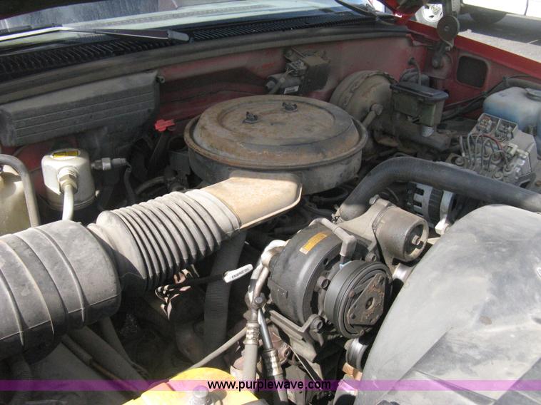 image for item E3479 1992 Chevrolet Suburban 1500 SUV