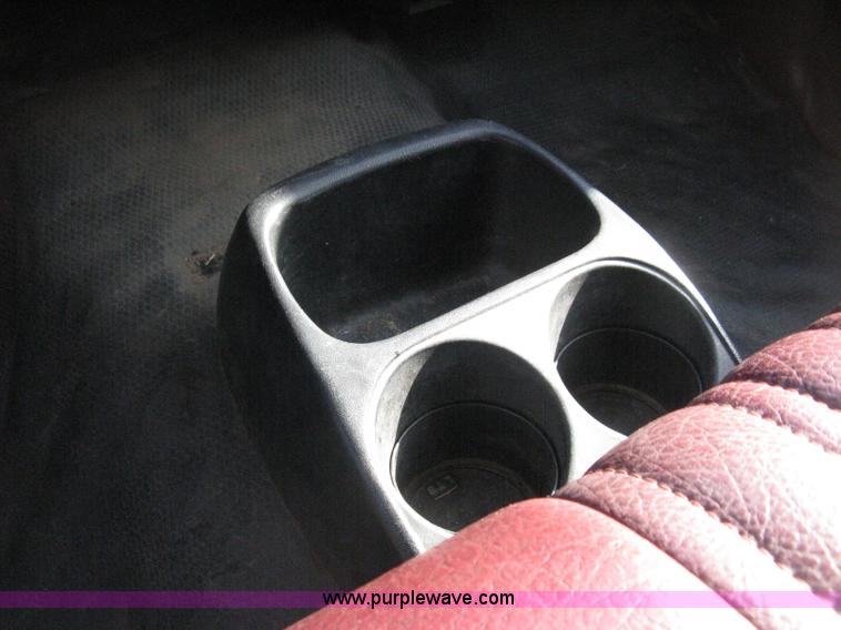 image for item E3479 1992 Chevrolet Suburban 1500 SUV