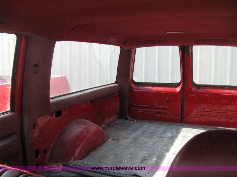 image for item E3479 1992 Chevrolet Suburban 1500 SUV