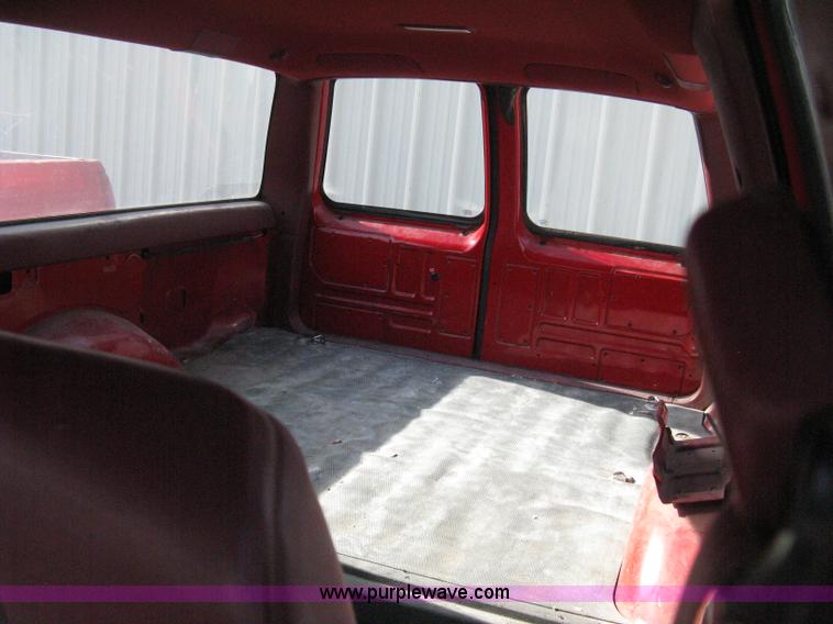 image for item E3479 1992 Chevrolet Suburban 1500 SUV