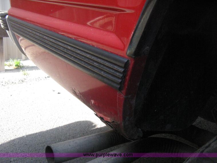 image for item E3479 1992 Chevrolet Suburban 1500 SUV