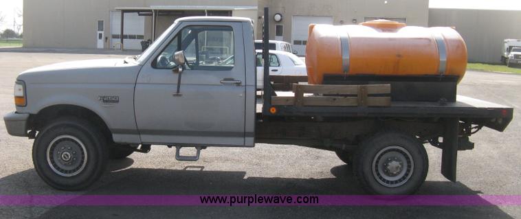 image for item E3481 1993 Ford F250 XL flatbed truck