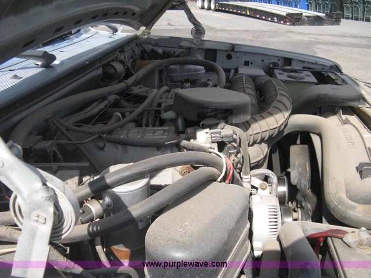 image for item E3481 1993 Ford F250 XL flatbed truck