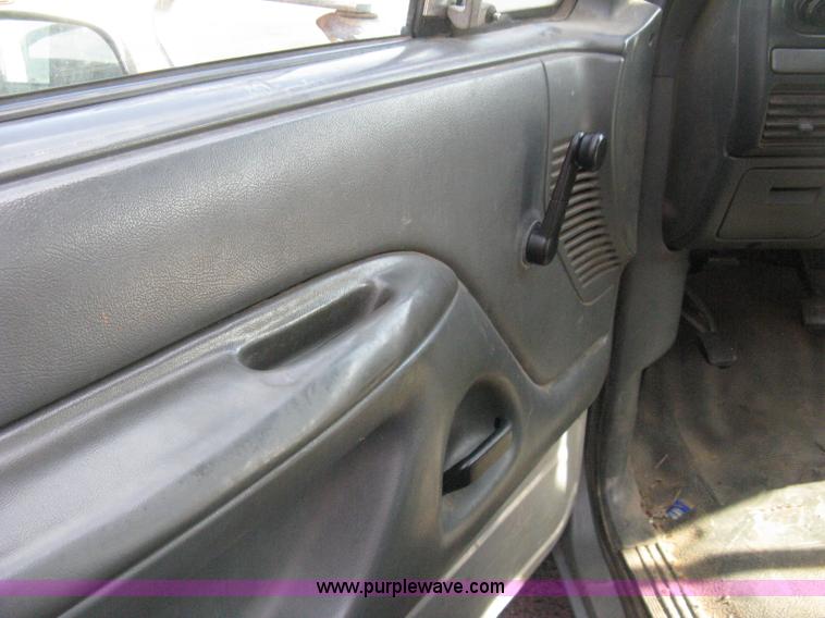 image for item E3481 1993 Ford F250 XL flatbed truck