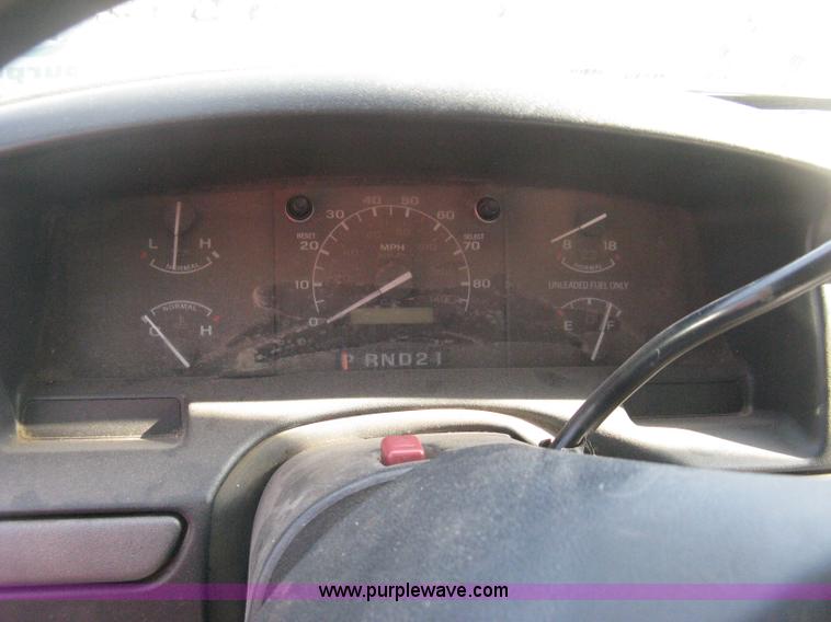 image for item E3481 1993 Ford F250 XL flatbed truck