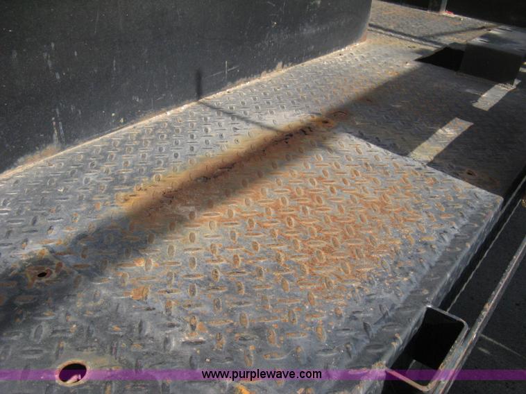 image for item E3481 1993 Ford F250 XL flatbed truck